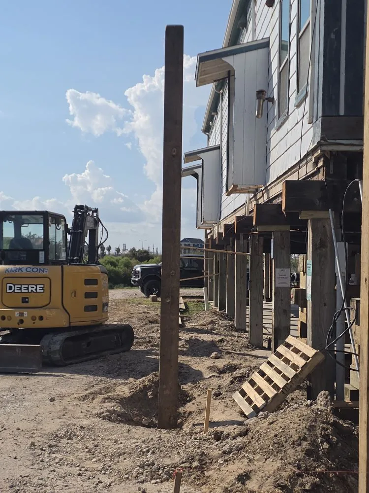 Single timber piling set and driven to depth on a Lake Jackson lot